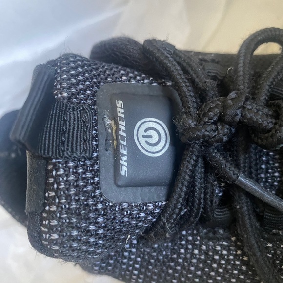 Sketchers light up boys shoes - Picture 3 of 5